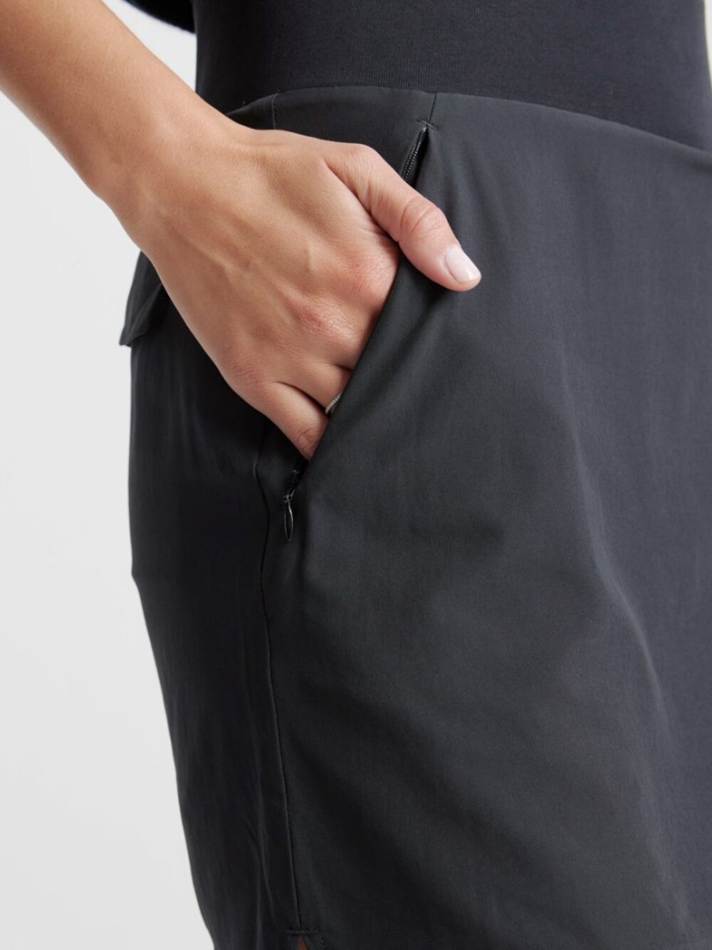 Quince Performance Tech Skort - Black Size M - Picture 2 of 6